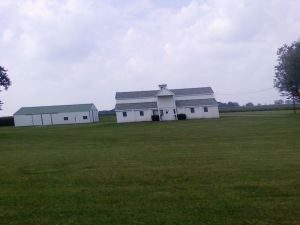 Always intriques me.  Center front is living quarters, the rest is barn!